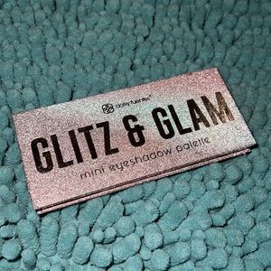 Daisy Fuentes Glitz & Glam Mini Eyeshadow Palette